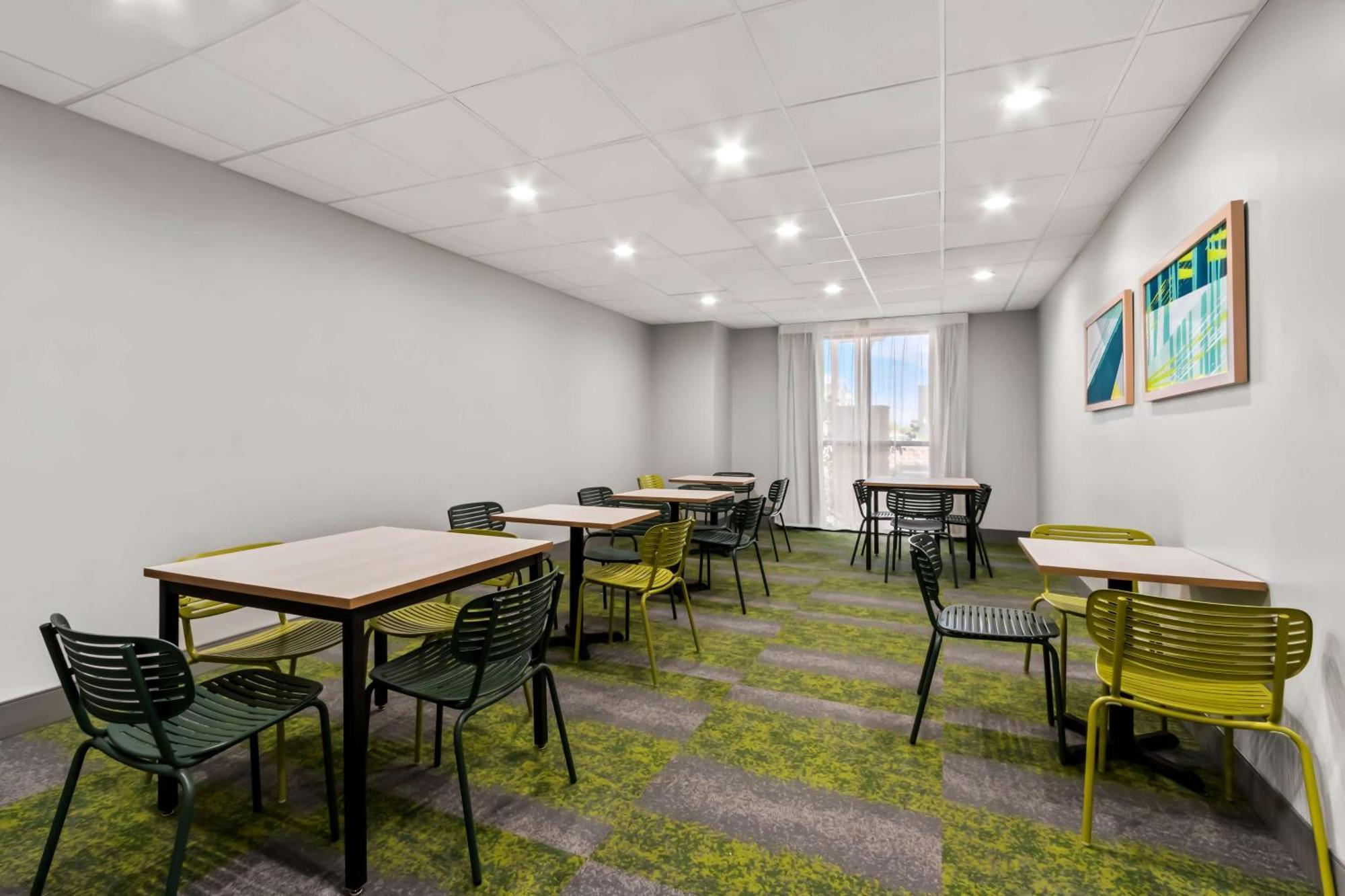 Spark By Hilton Phoenix East Меса Екстер'єр фото